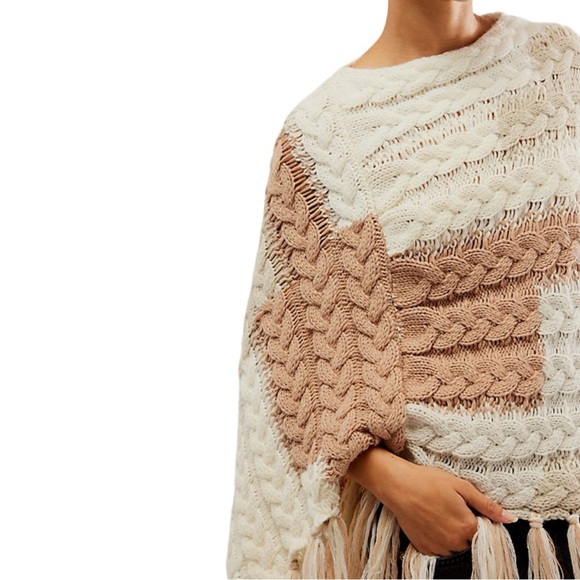 Free People Cable Knit Fringe Poncho O/S Ivory Tan Crochet Pullover Boho Sweater - Picture 14 of 14